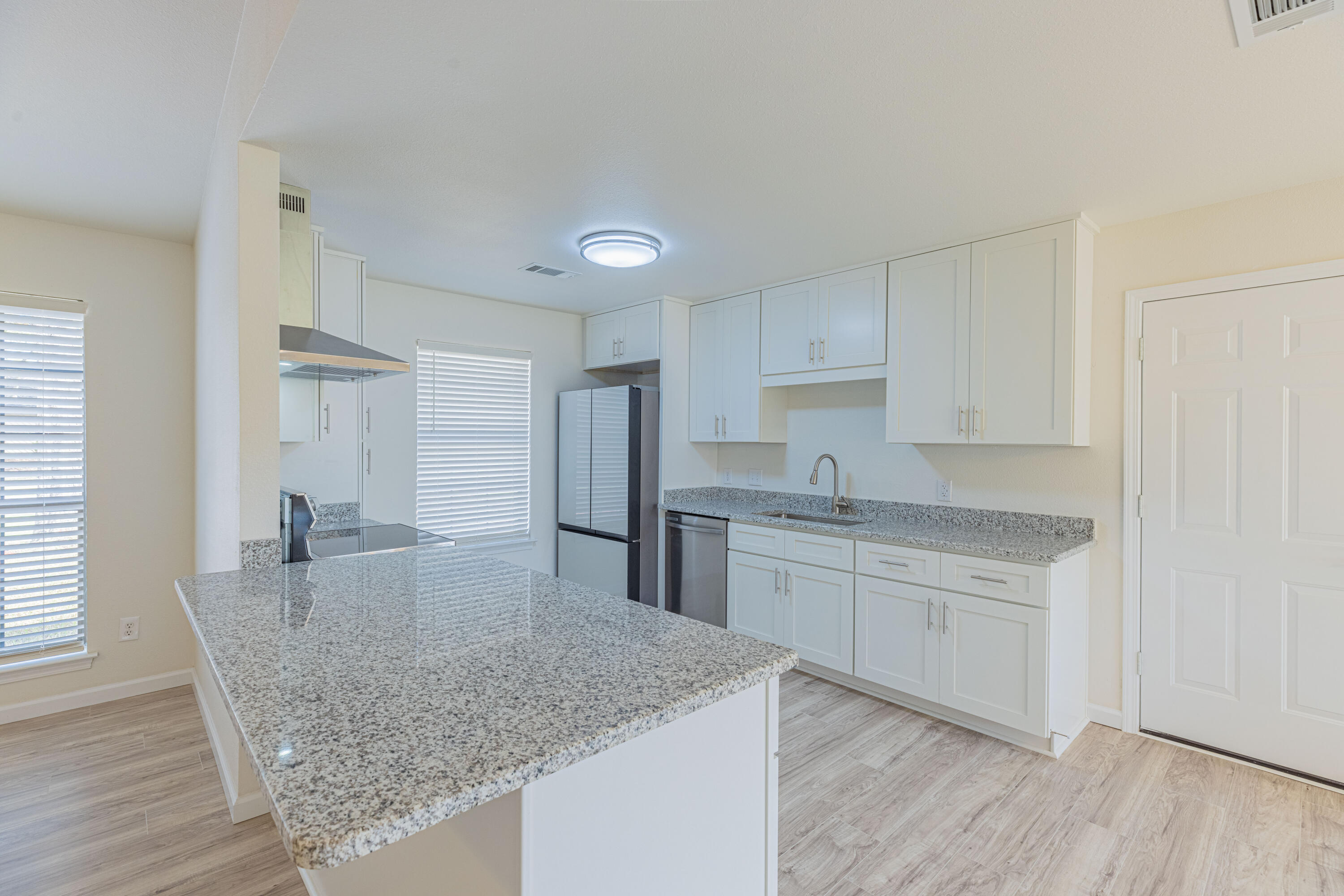BAY MEADOWS - Residential