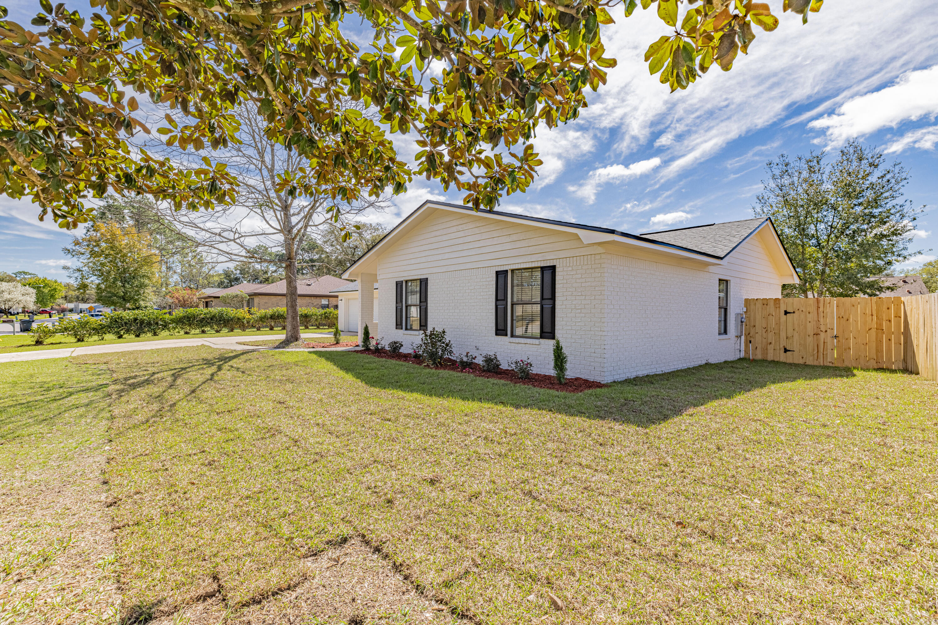 BAY MEADOWS - Residential