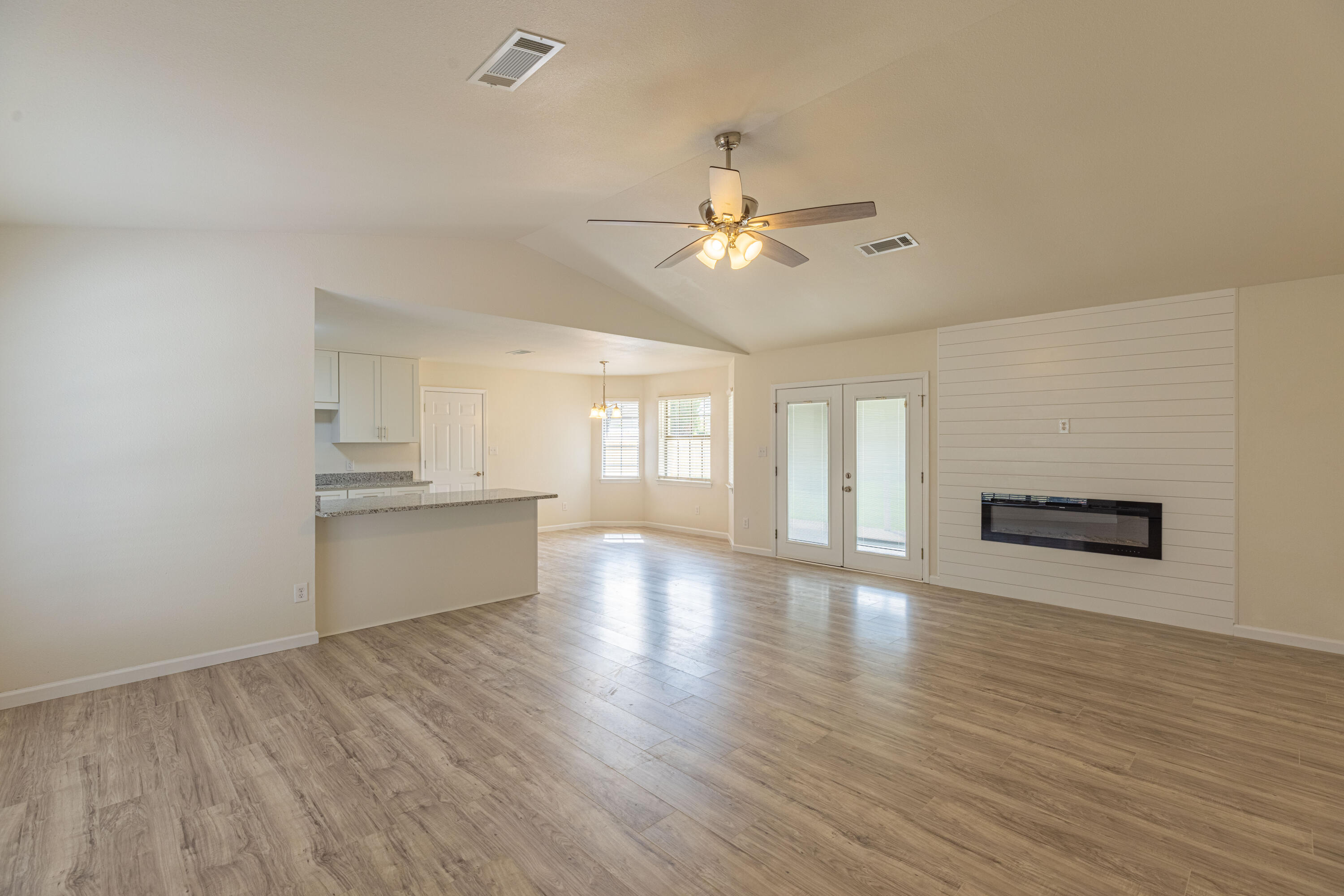 BAY MEADOWS - Residential