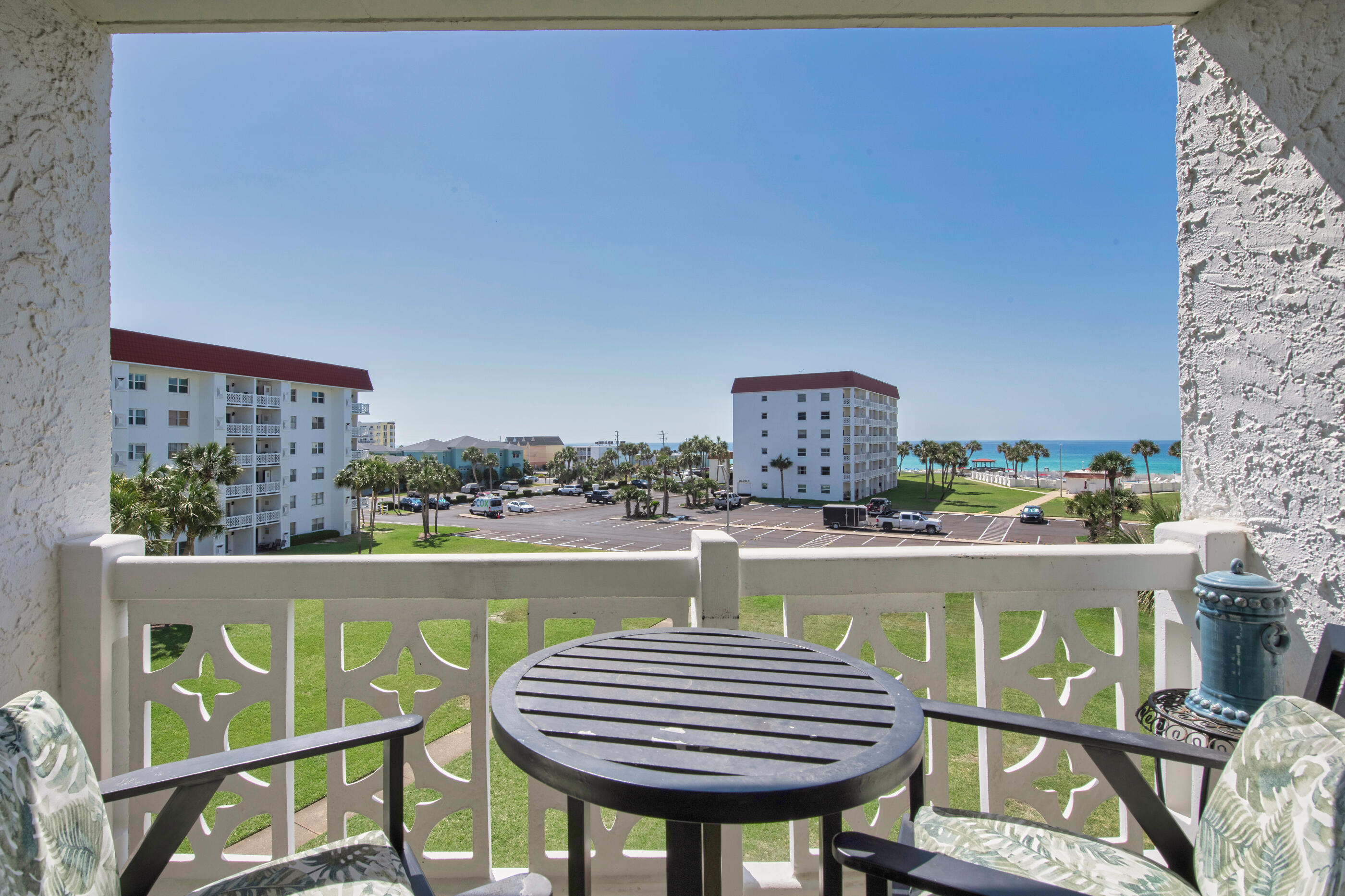 EL MATADOR CONDO - Residential