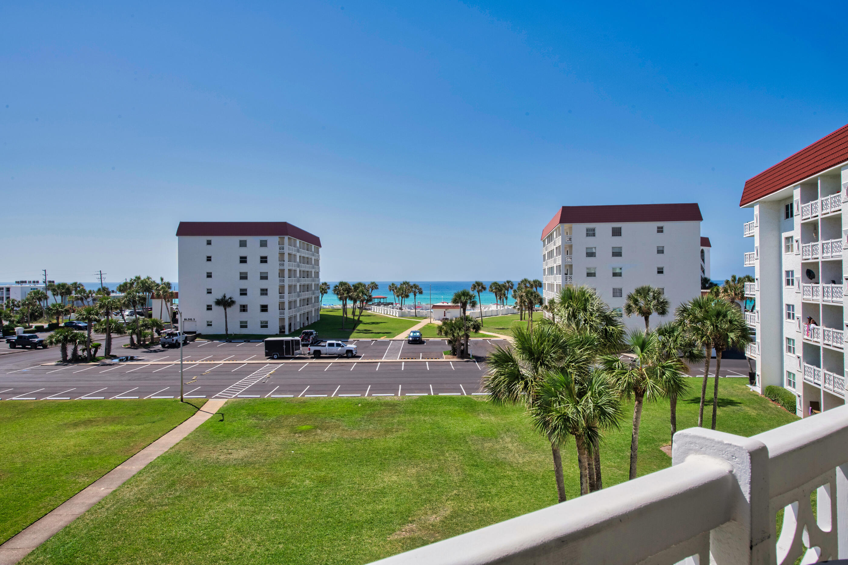 EL MATADOR CONDO - Residential