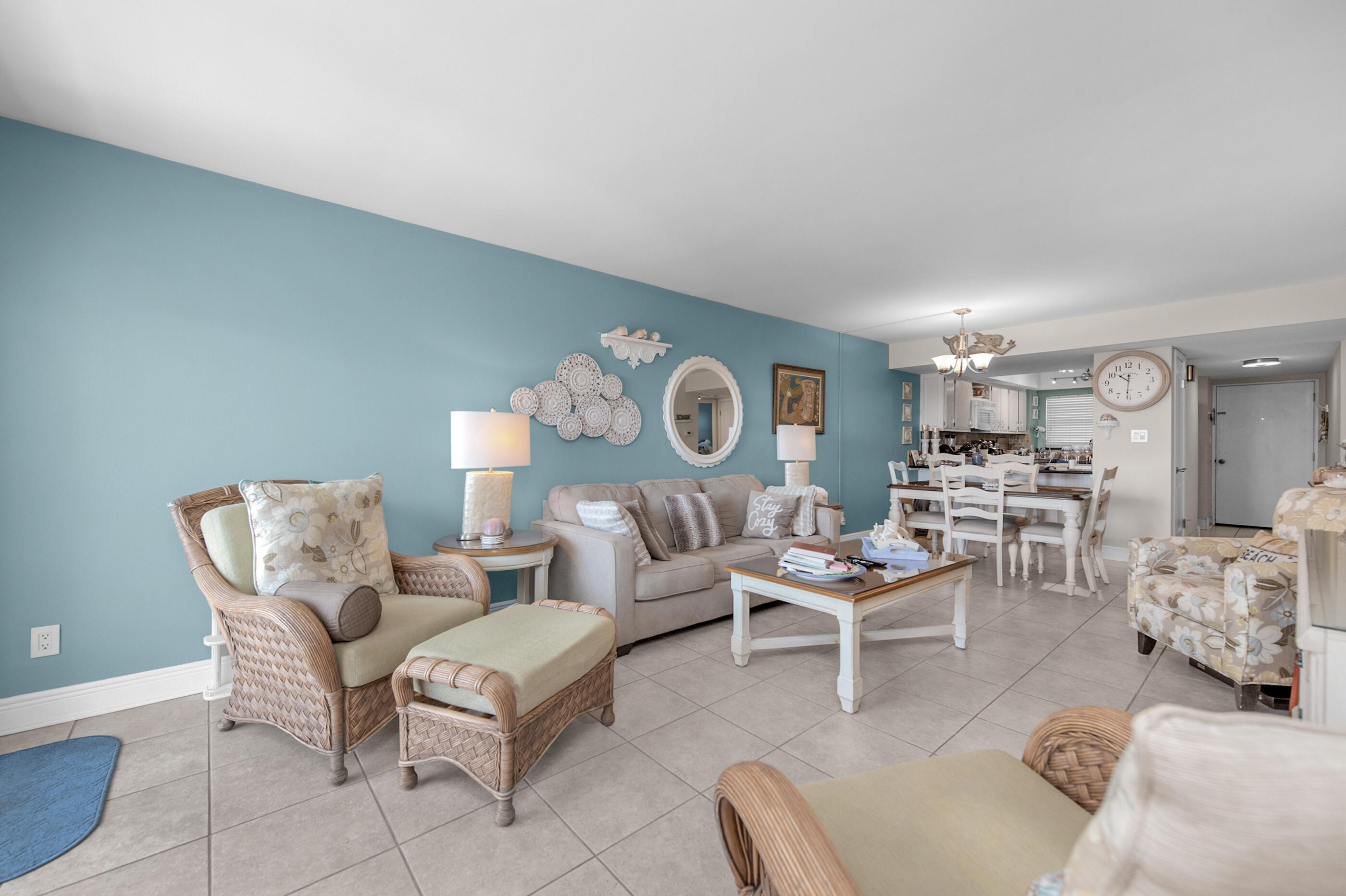 EL MATADOR CONDO - Residential
