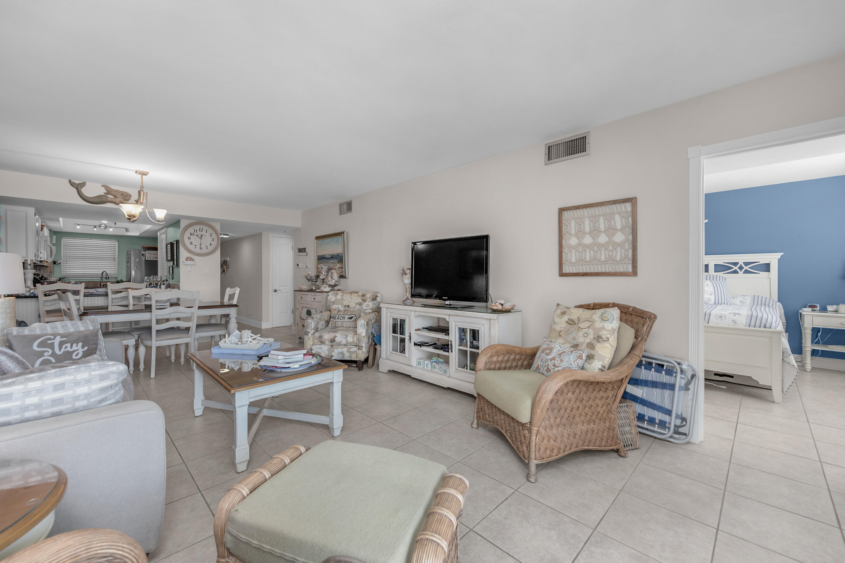 EL MATADOR CONDO - Residential