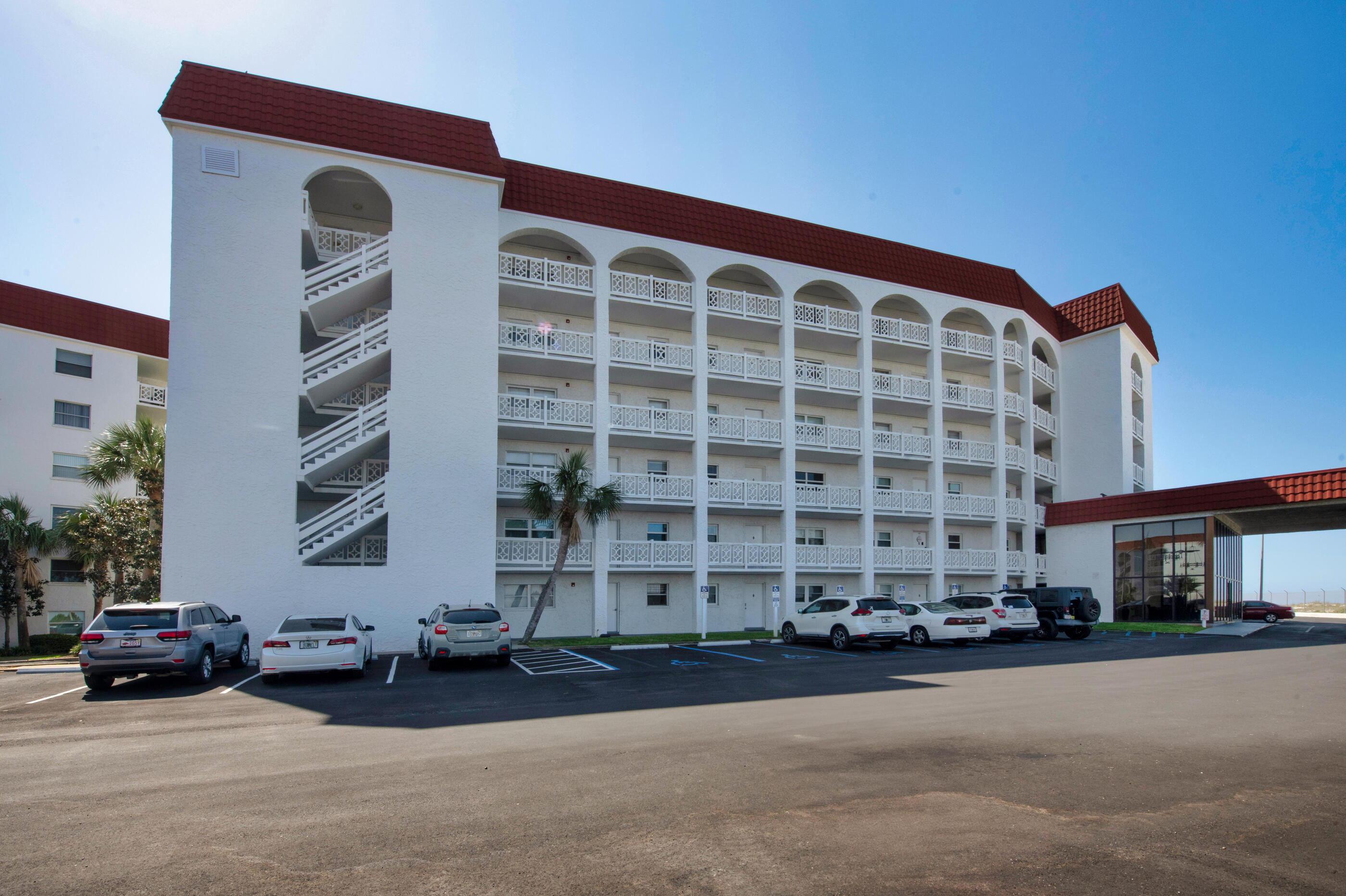 EL MATADOR CONDO - Residential