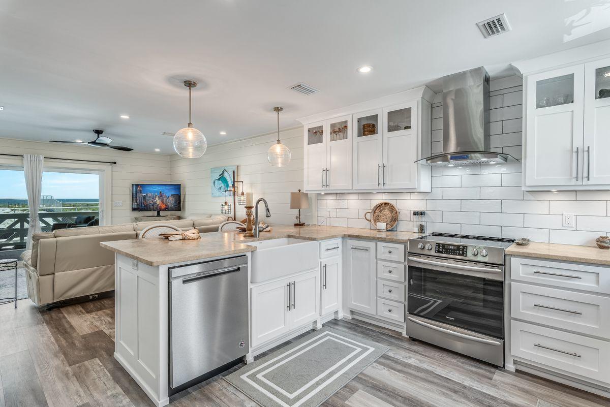 Shoreline 9 Townhouses - Residential