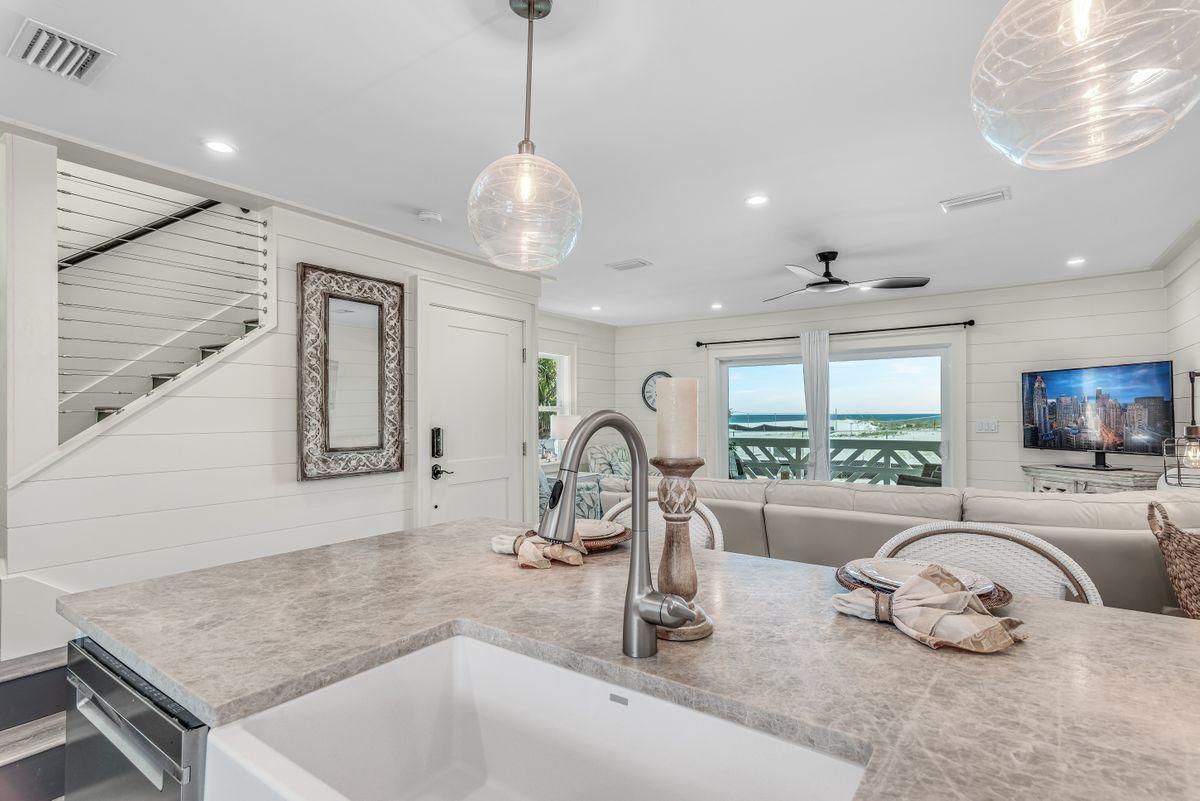 Shoreline 9 Townhouses - Residential