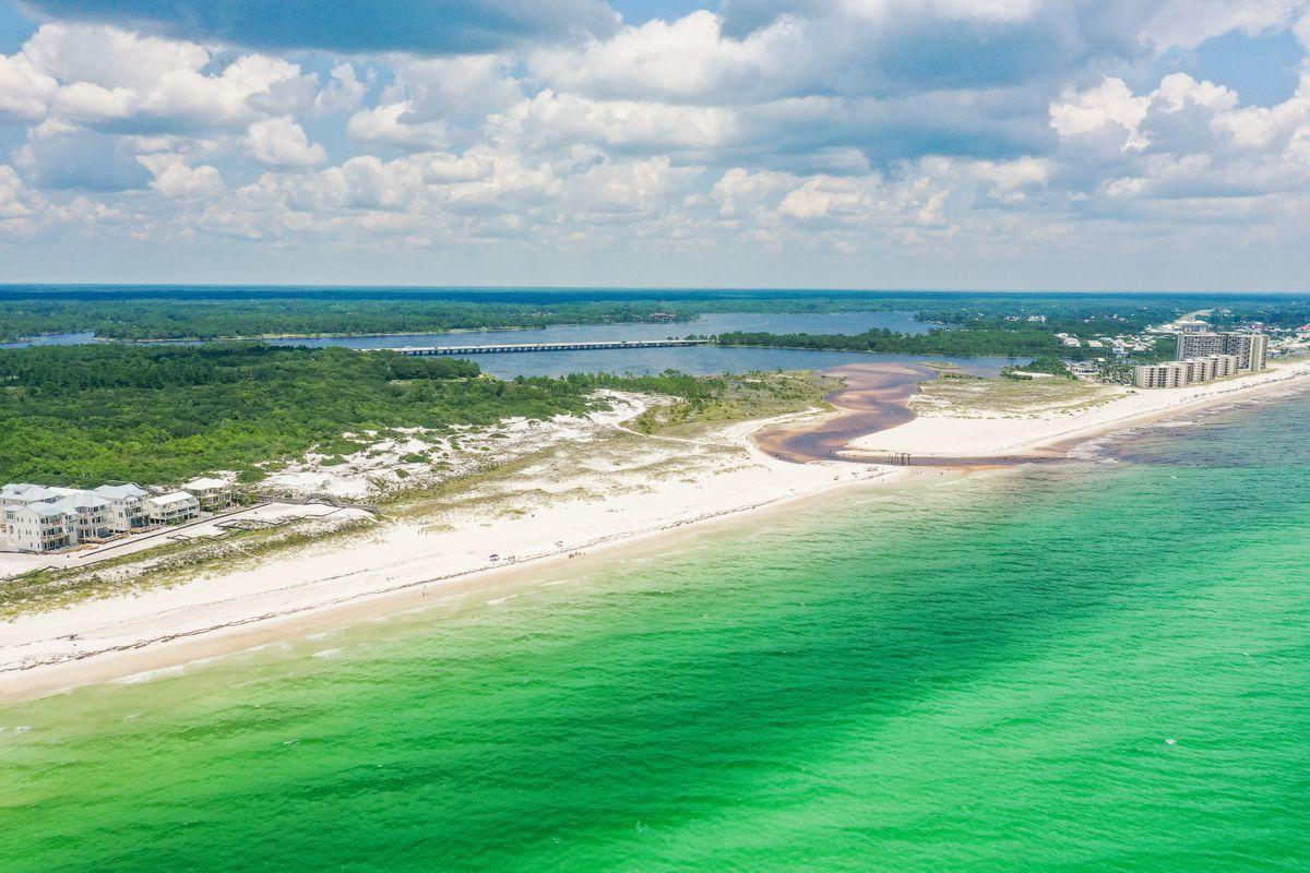 Shoreline 9 Townhouses - Residential