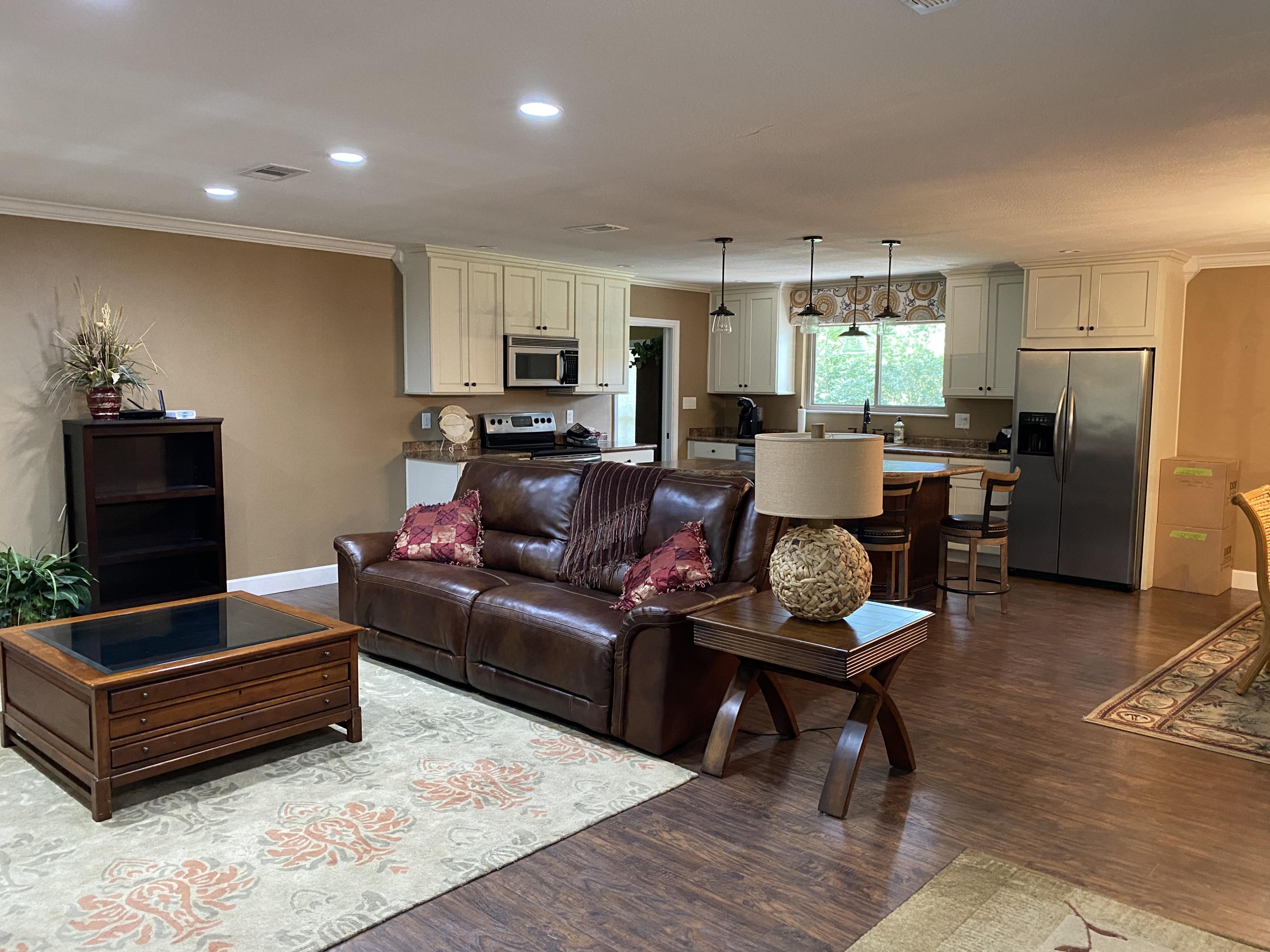 LAKE SHARON ESTATES - Residential Lease