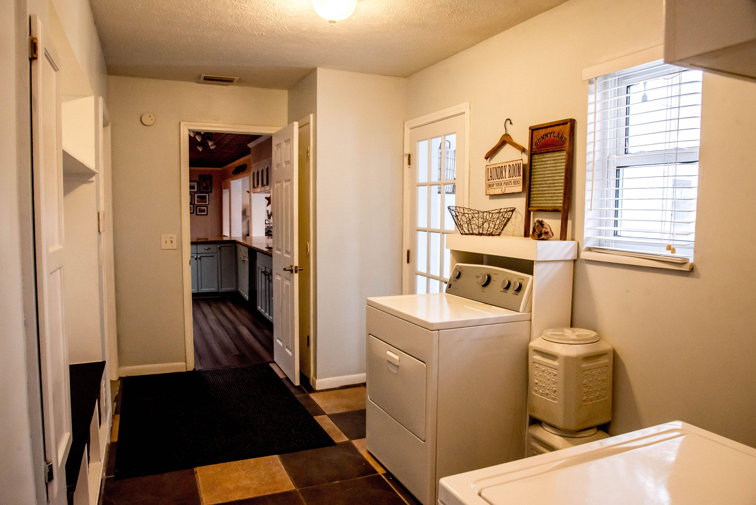 BAYWOOD SHORE ESTATES - Residential