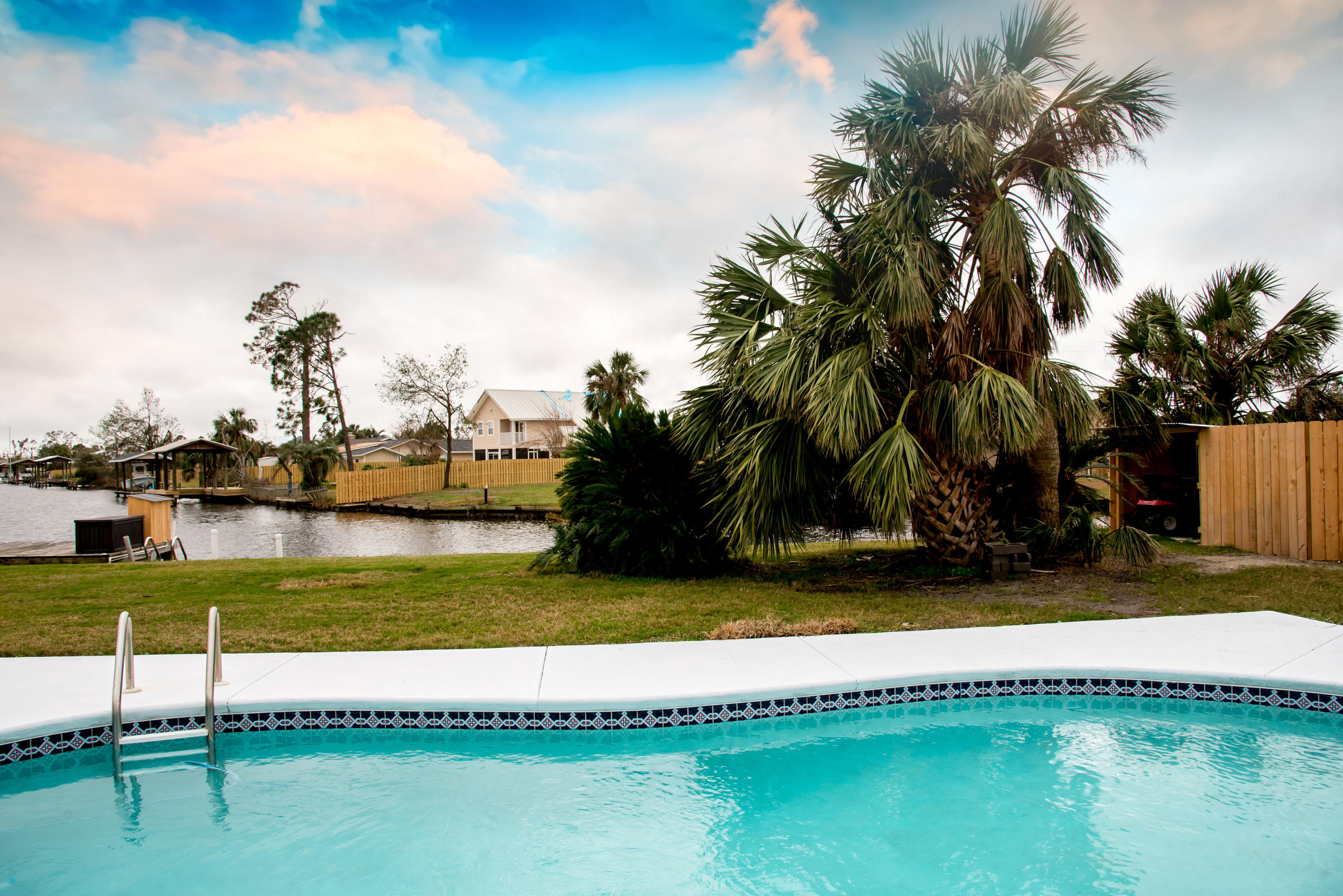 BAYWOOD SHORE ESTATES - Residential