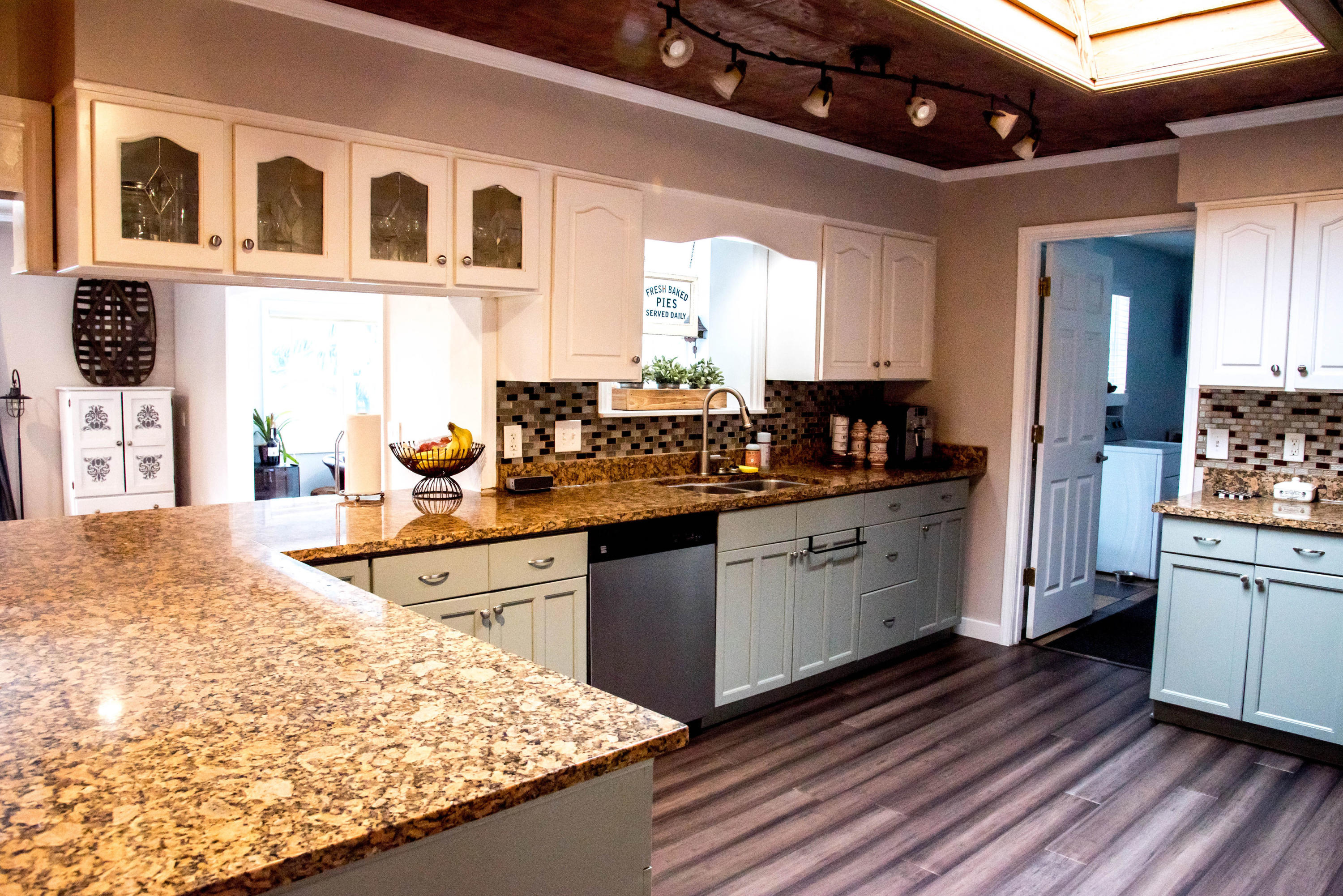 BAYWOOD SHORE ESTATES - Residential