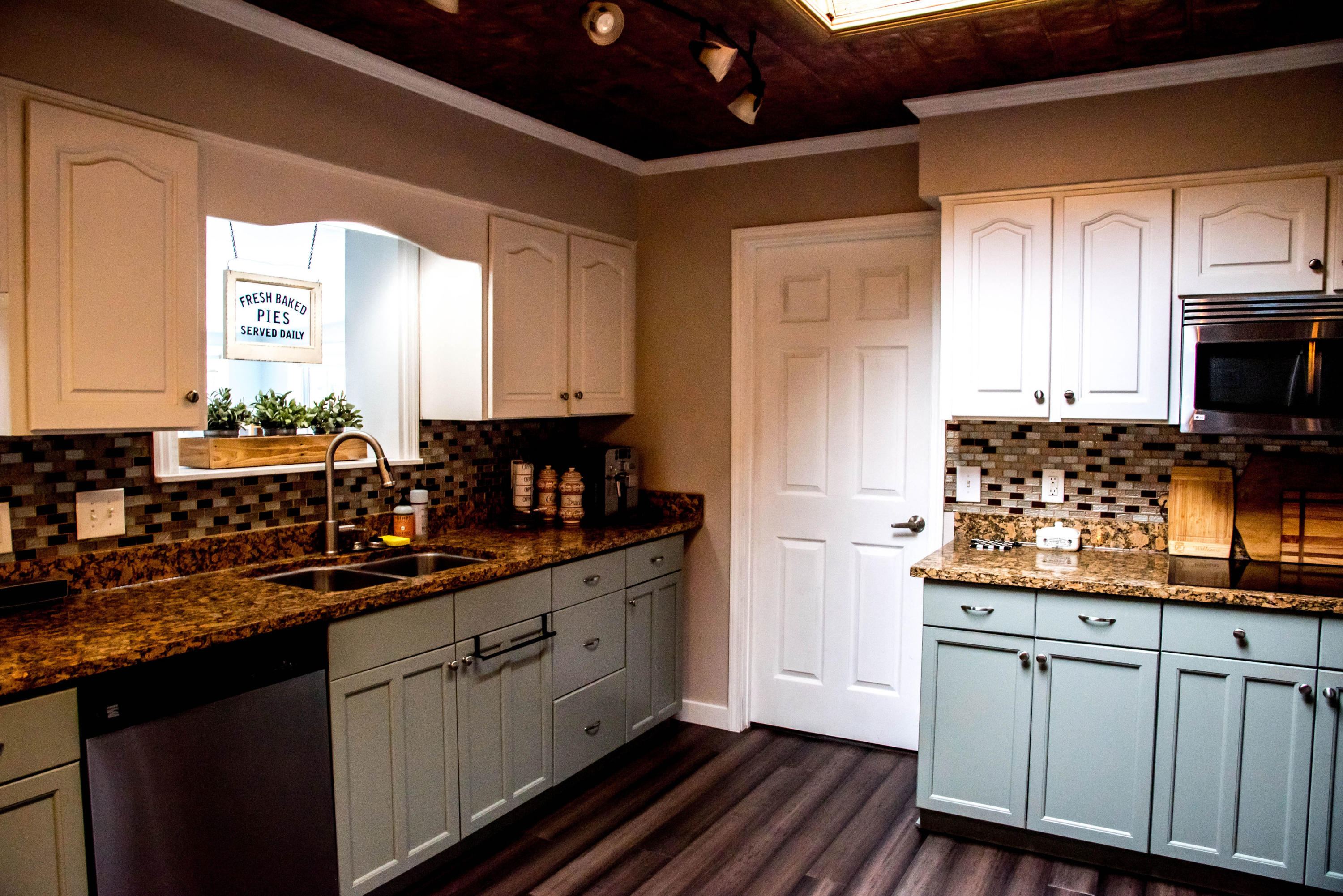 BAYWOOD SHORE ESTATES - Residential