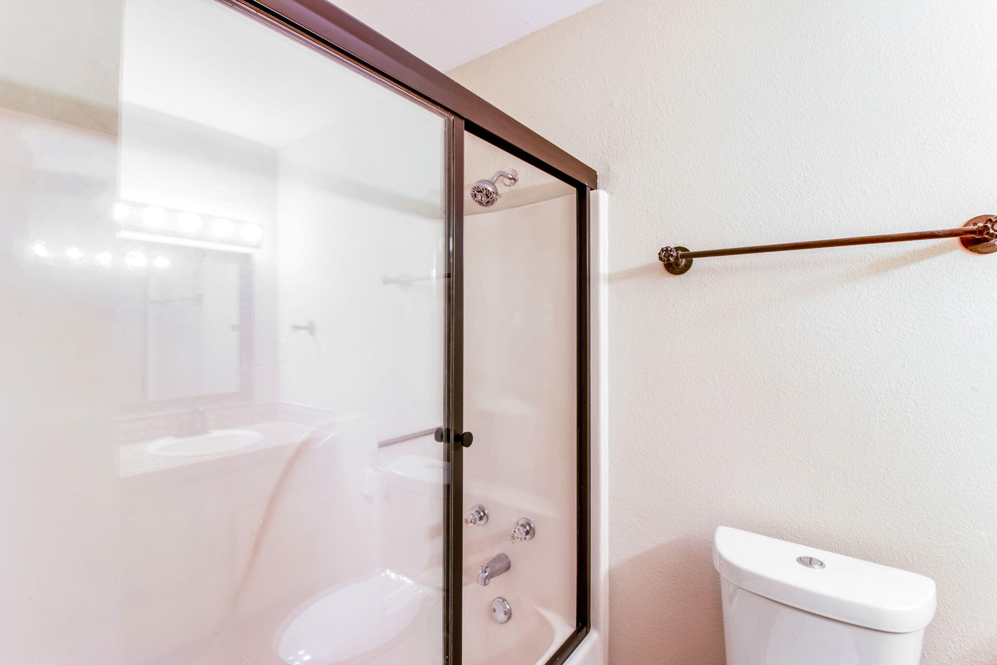 CRESTLINE - Residential