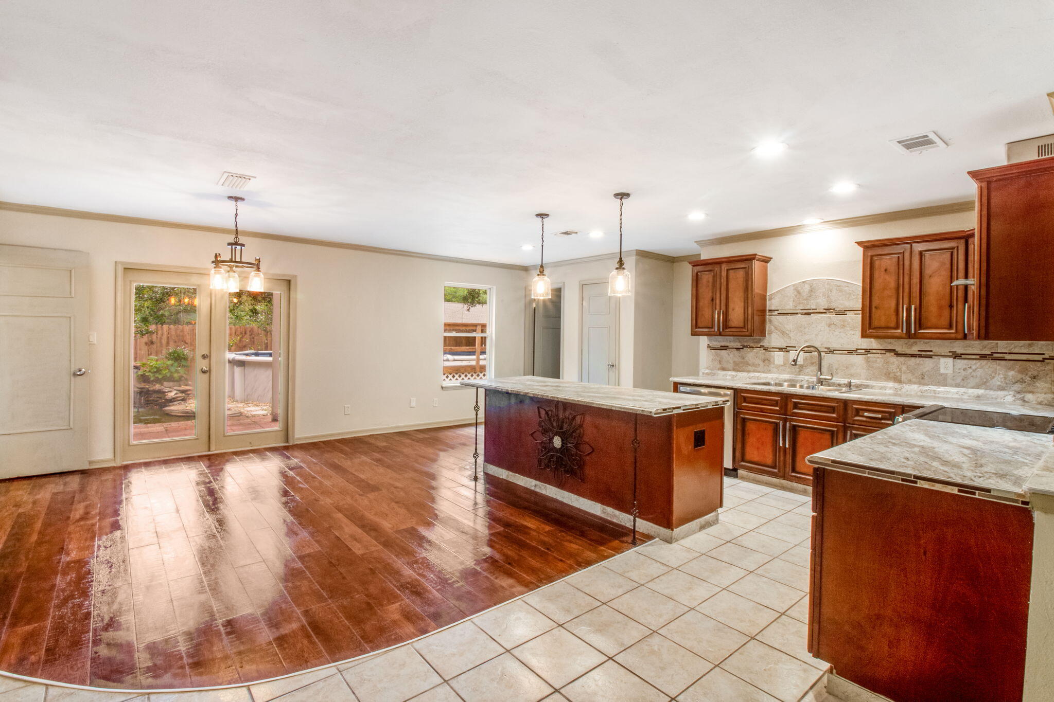 CRESTLINE - Residential