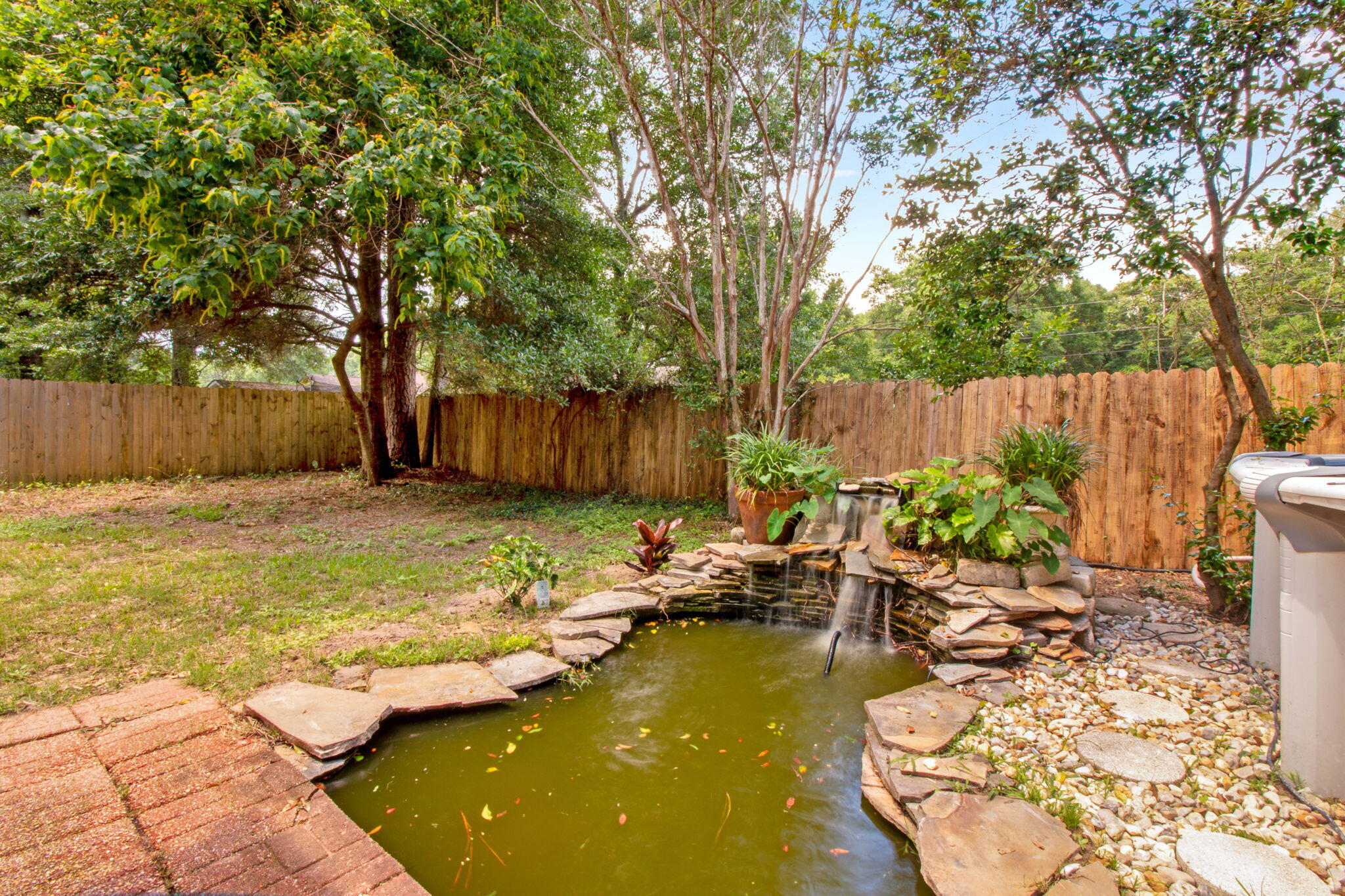 CRESTLINE - Residential