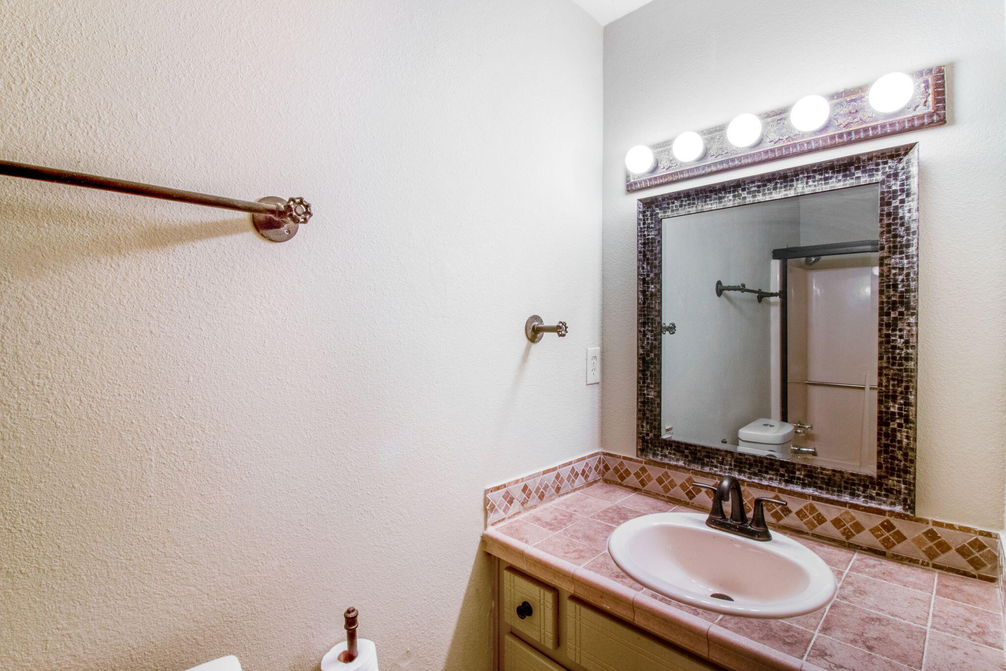 CRESTLINE - Residential