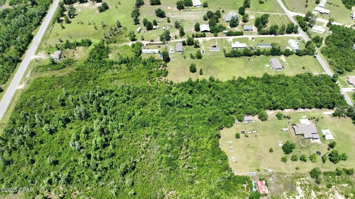 NO RECORDED SUBDIVISION - Land