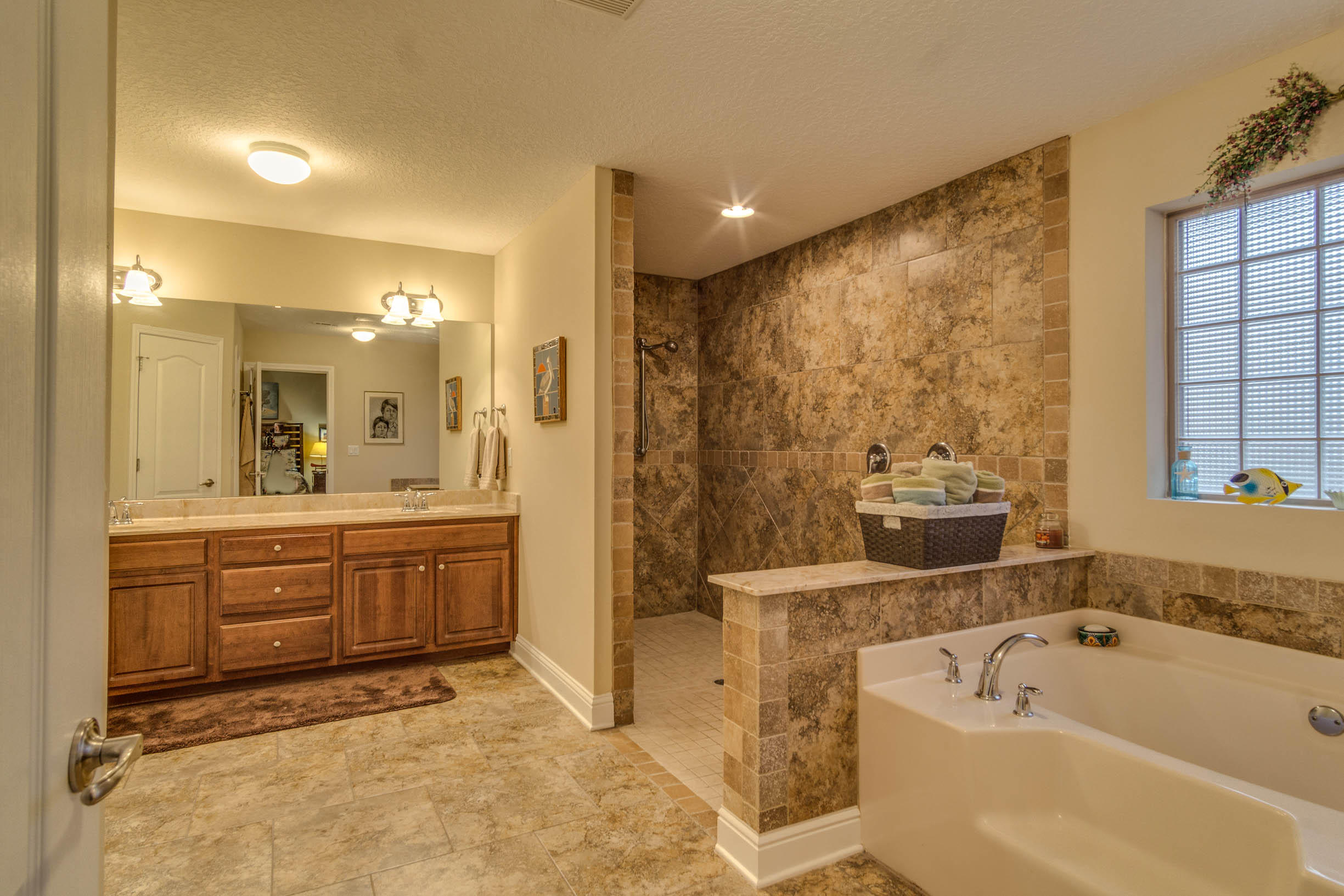 WINDMEADOWS - Residential