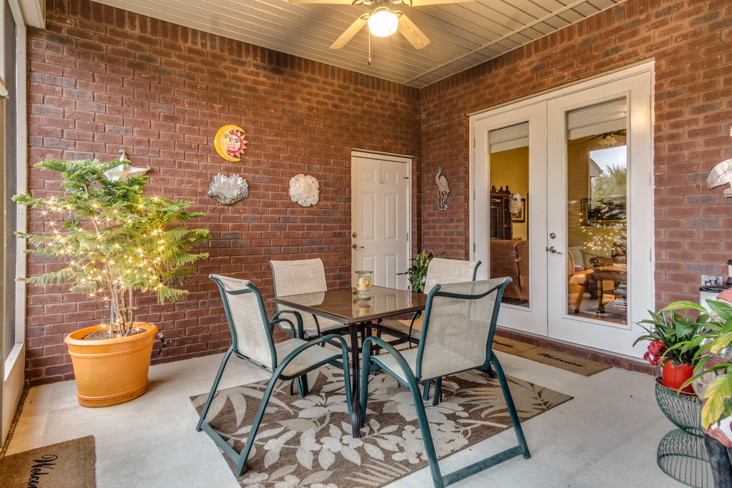 WINDMEADOWS - Residential