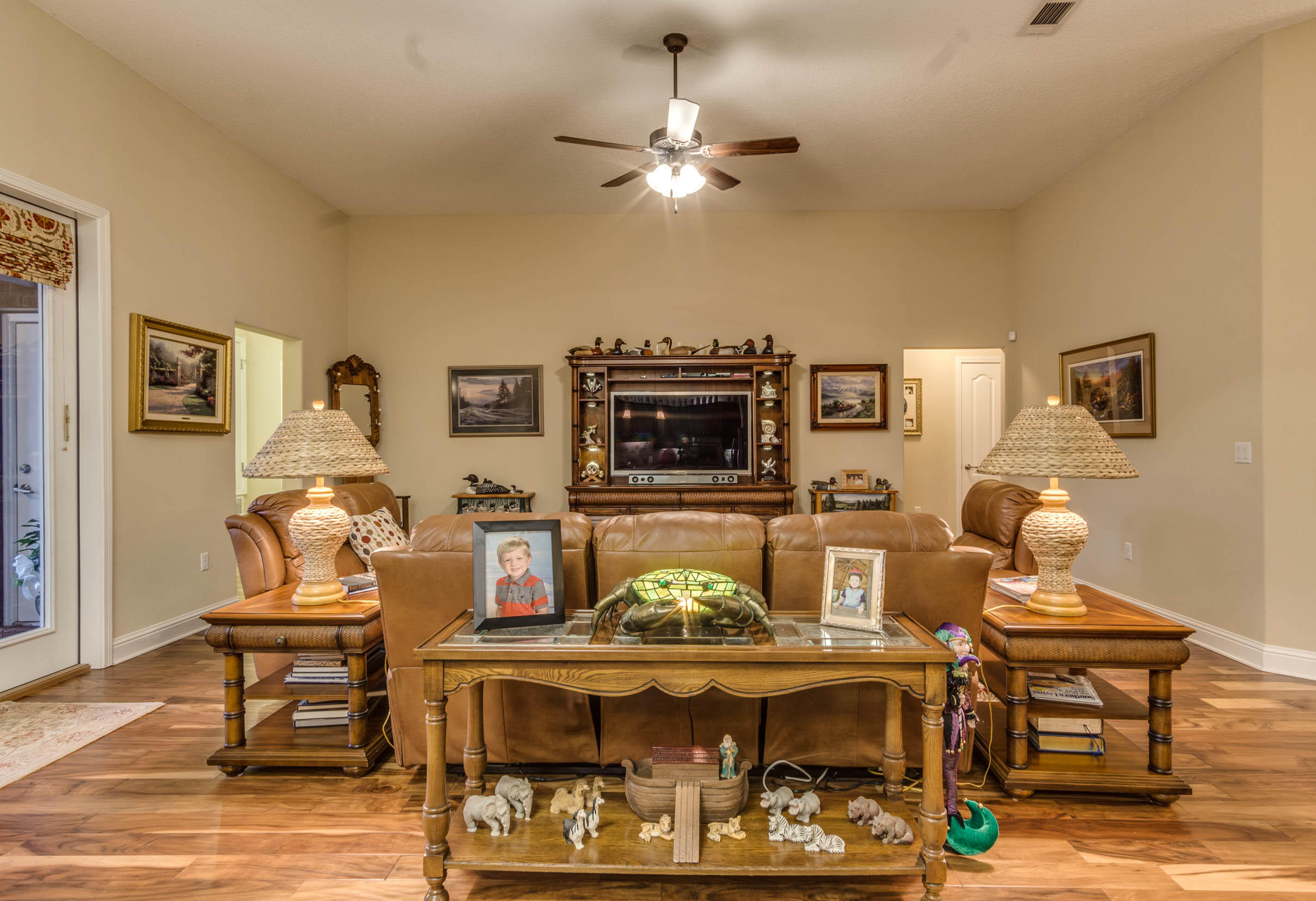 WINDMEADOWS - Residential