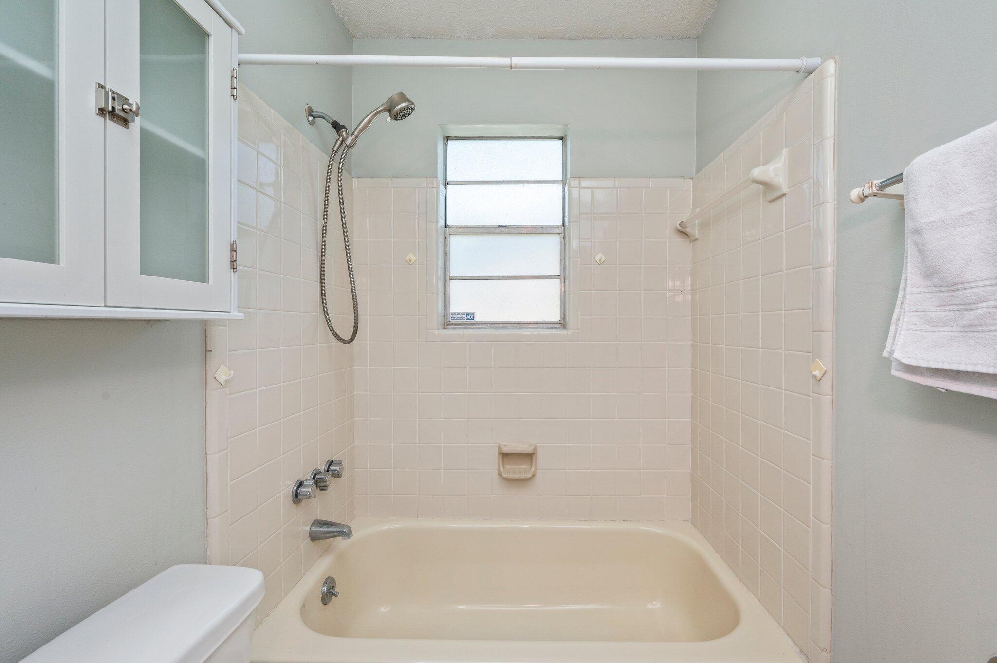 PINE MEADOWS 1ST ADDN - Residential