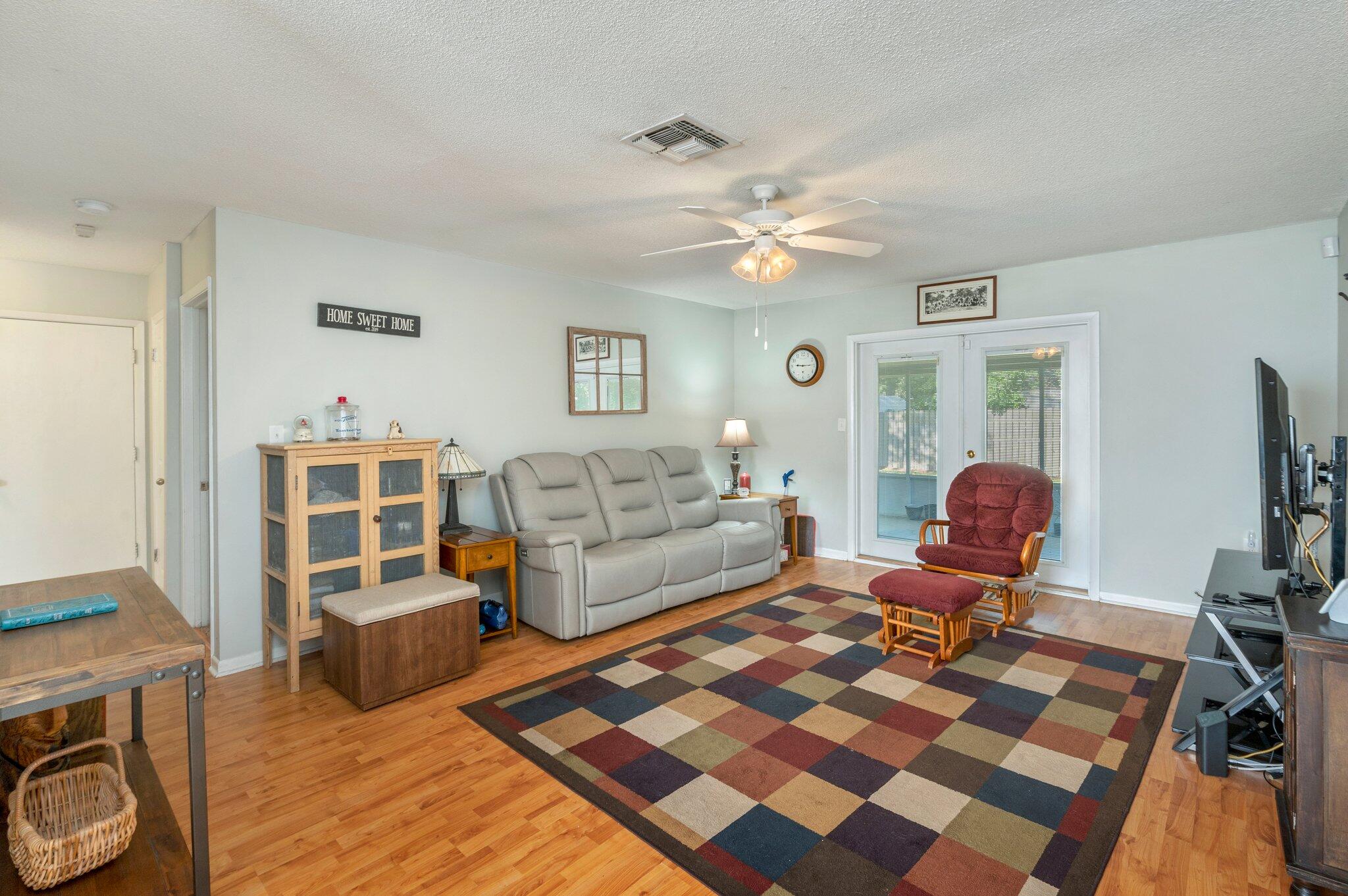 PINE MEADOWS 1ST ADDN - Residential