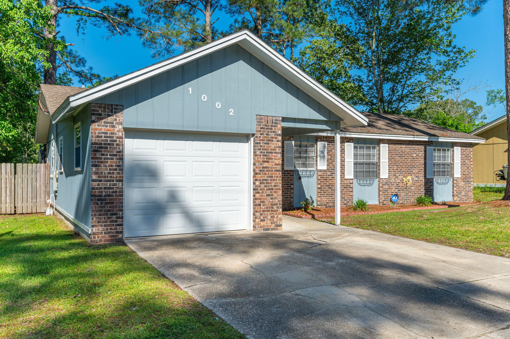 PINE MEADOWS 1ST ADDN - Residential