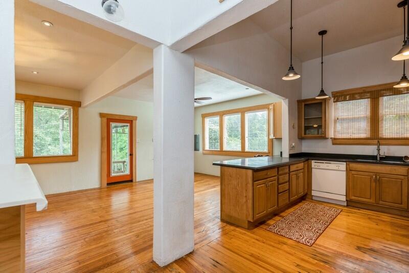 EDNEYS WEST HILL - Residential