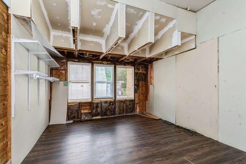 EDNEYS WEST HILL - Residential