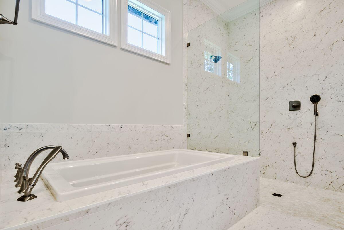 BAYTOWNE AVE EAST - Residential