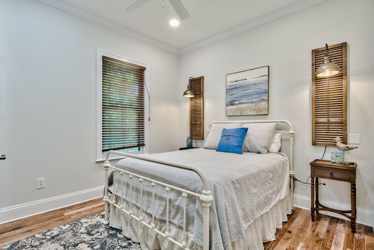 BAYTOWNE AVE EAST - Residential