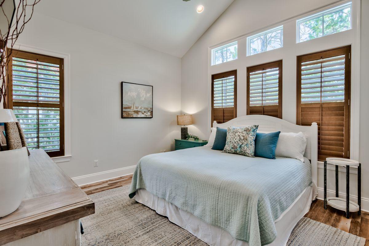 BAYTOWNE AVE EAST - Residential