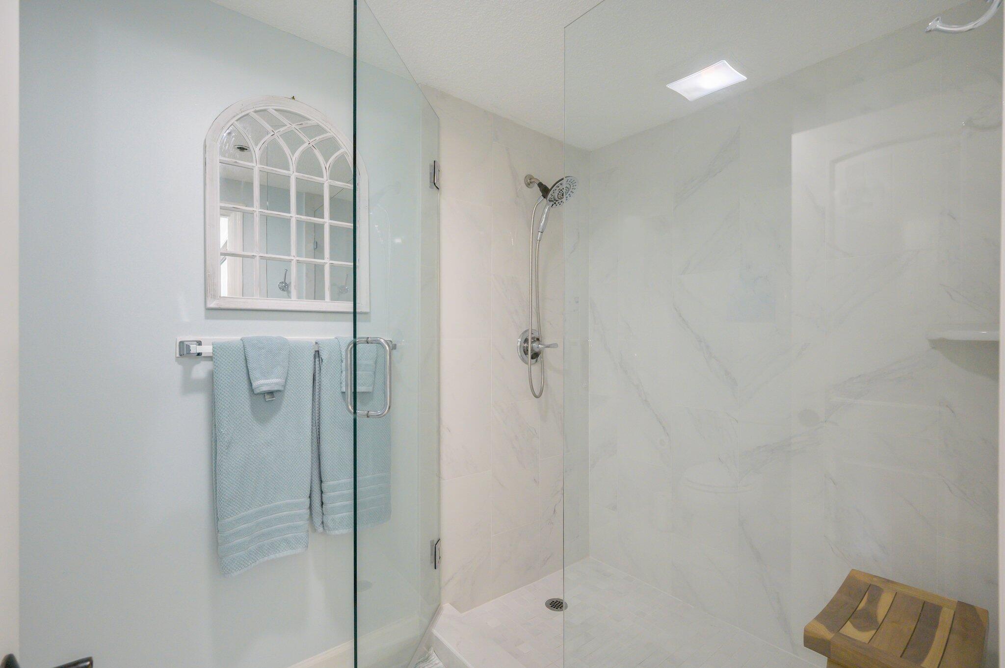 PLAYERS CLUB ON THE BAY THE - Residential