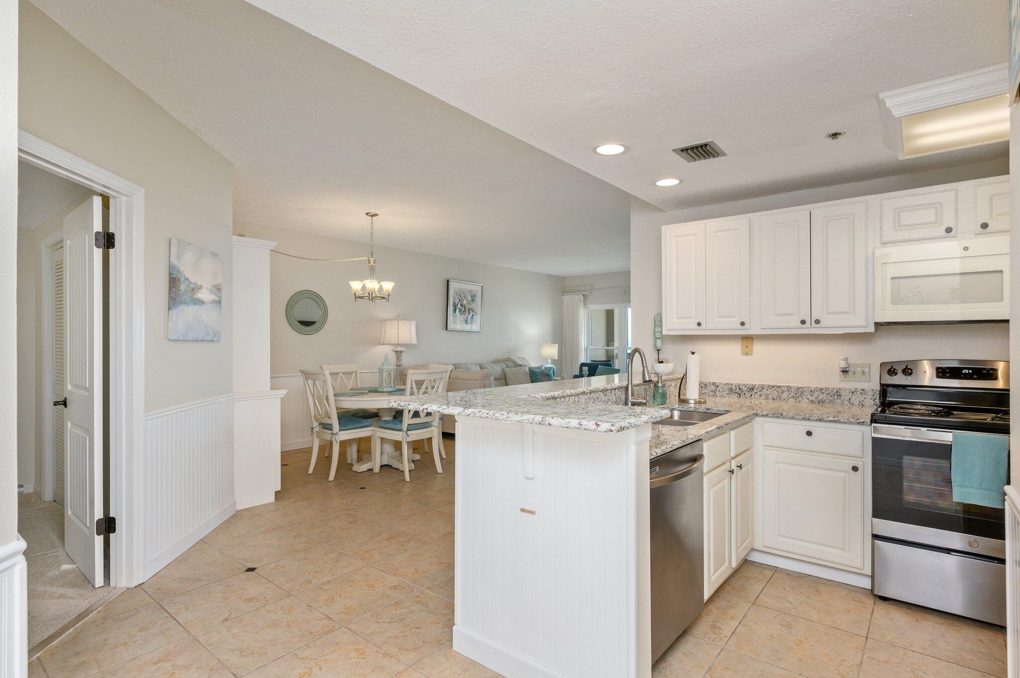 PLAYERS CLUB ON THE BAY THE - Residential