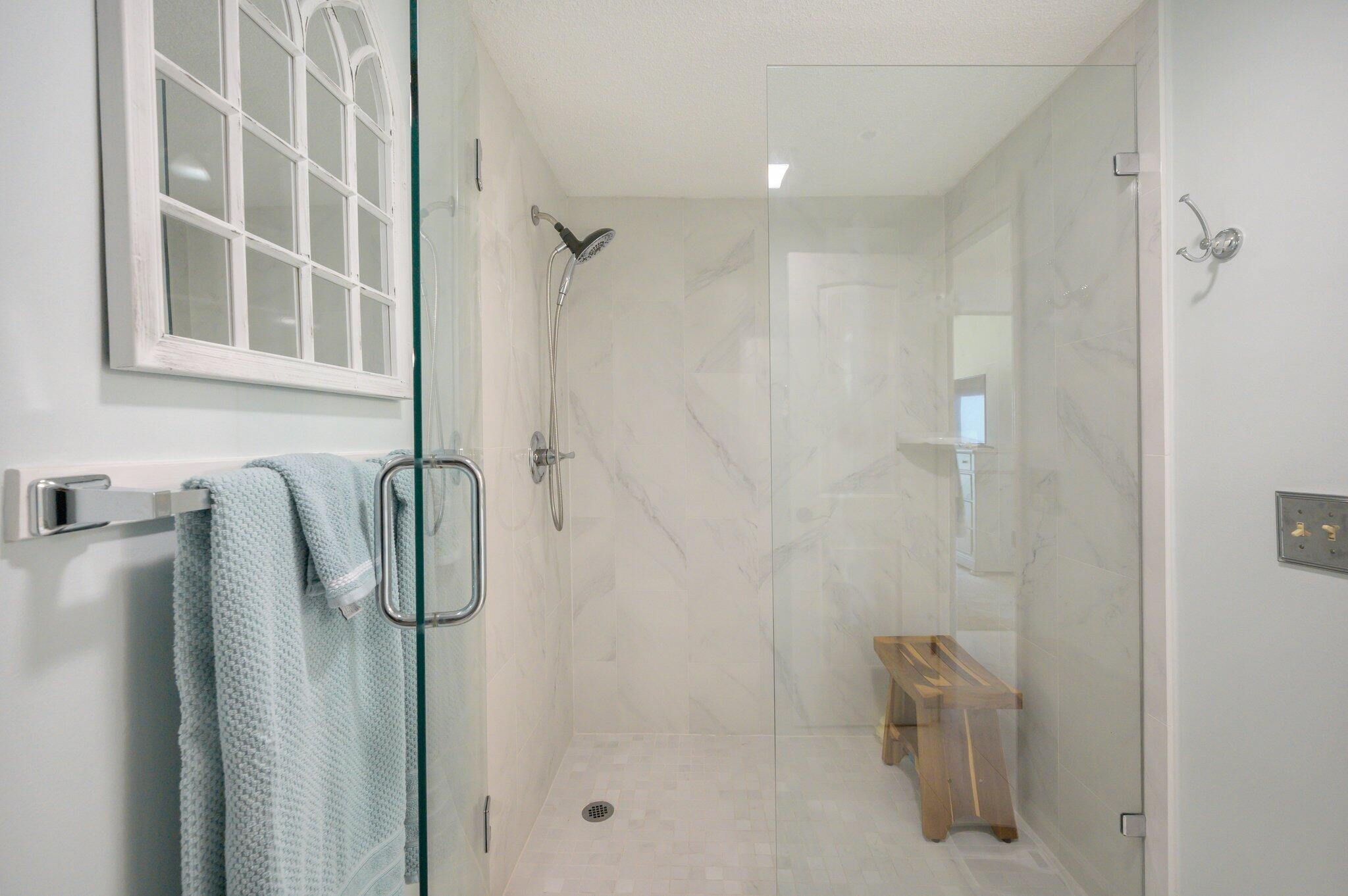 PLAYERS CLUB ON THE BAY THE - Residential