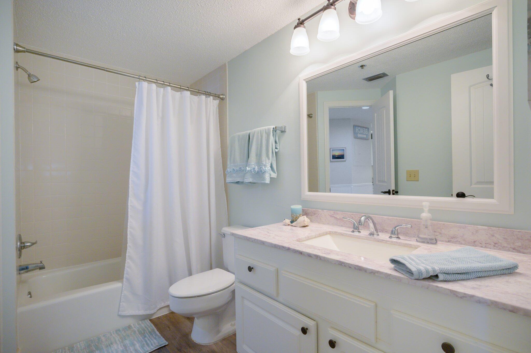 PLAYERS CLUB ON THE BAY THE - Residential