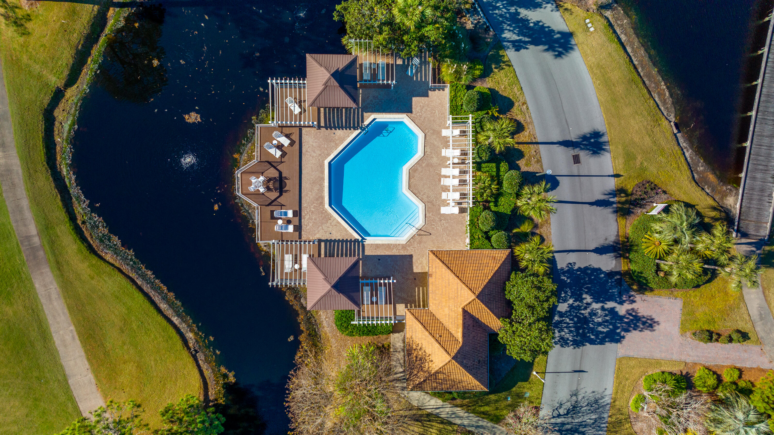 PLAYERS CLUB ON THE BAY THE - Residential