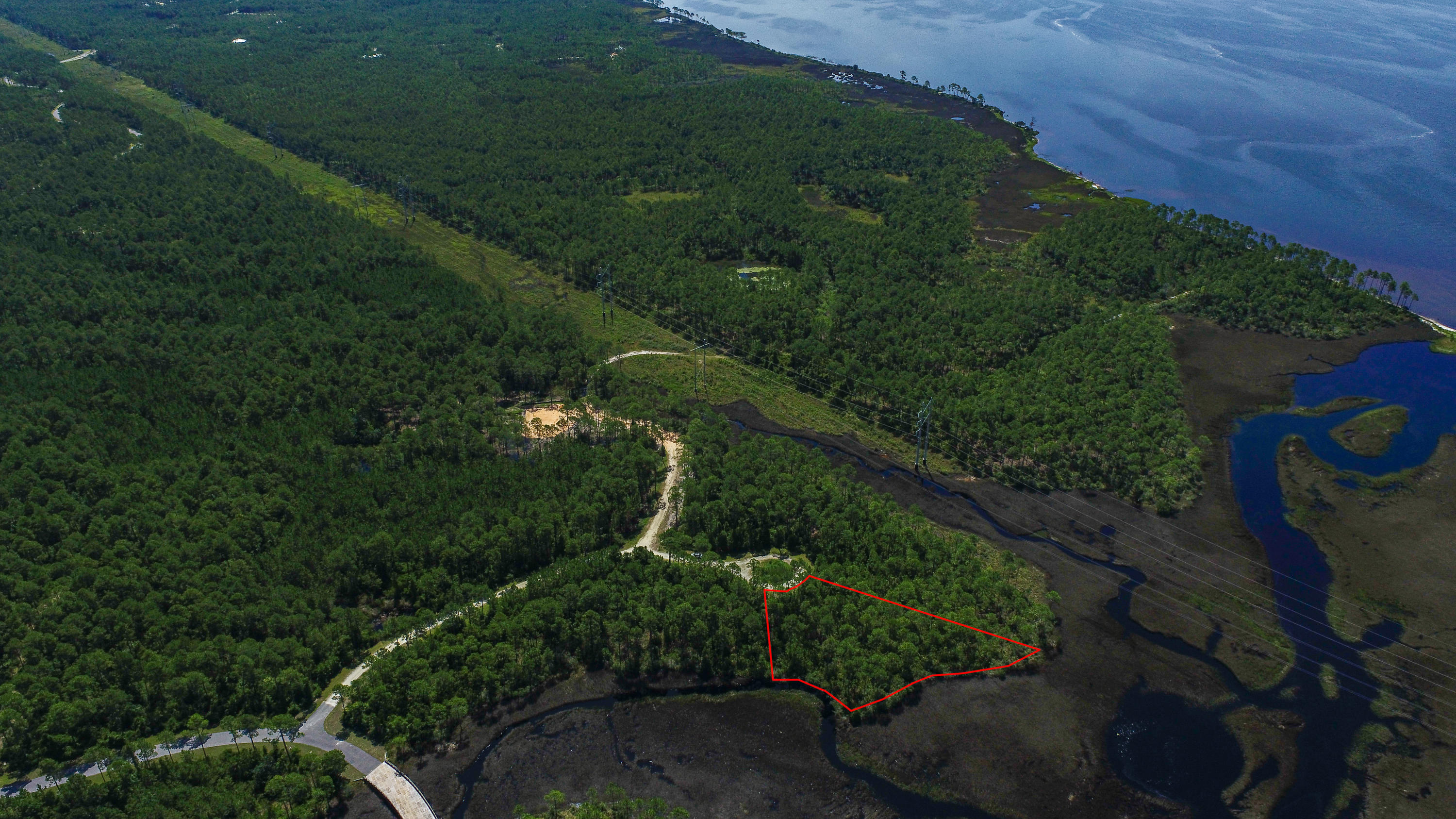 RIVERCAMPS ON CROOKED CREEK - Land