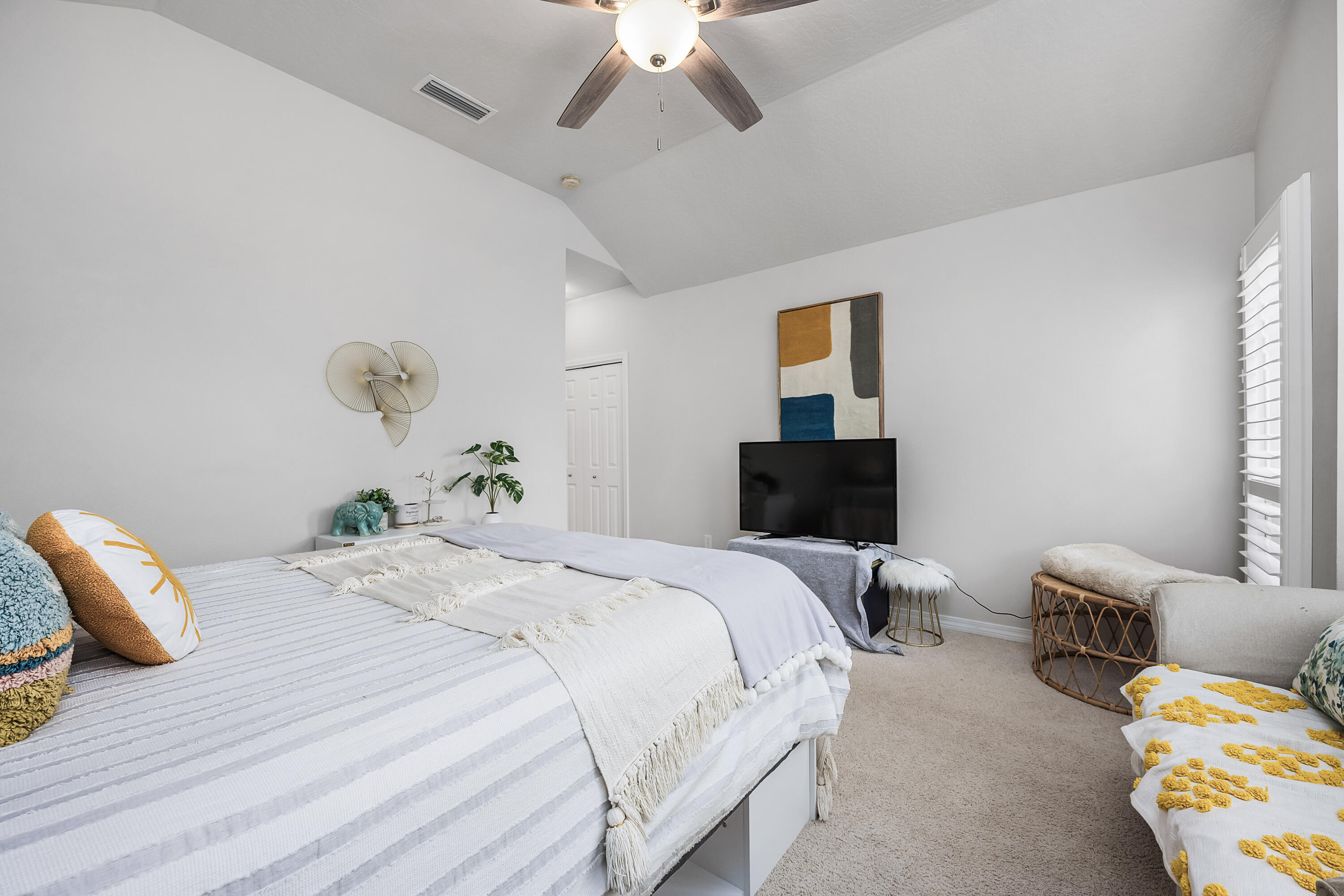 BRIDGEPORT COLONY - Residential