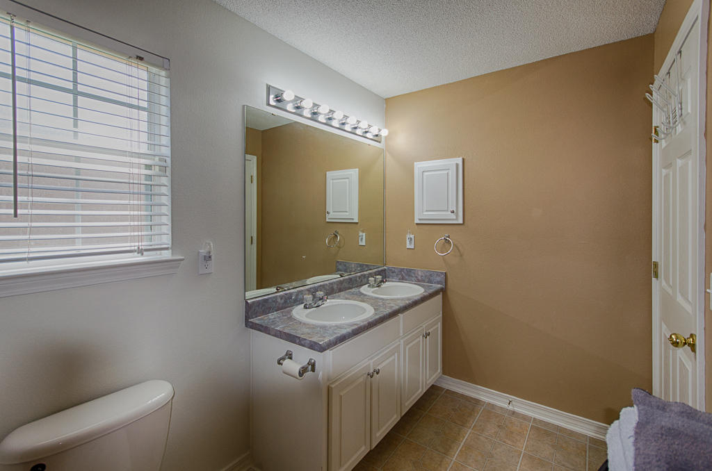 EMERALD VILLAGE PH I LOT 9 BLK D - Residential