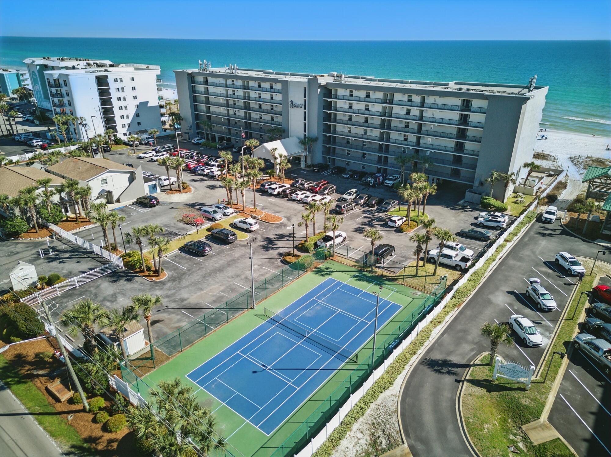 ISLAND ECHO CONDO - Residential