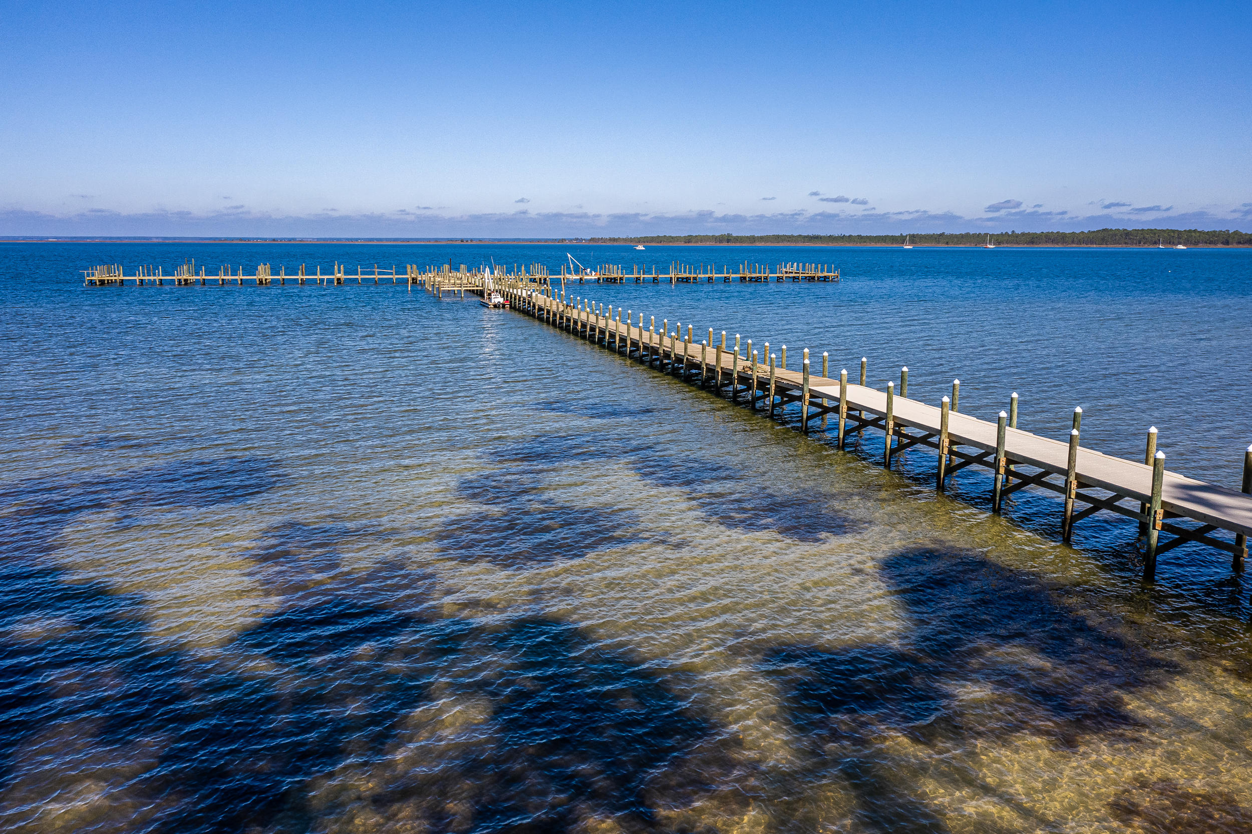 CHURCHILL OAKS - Land