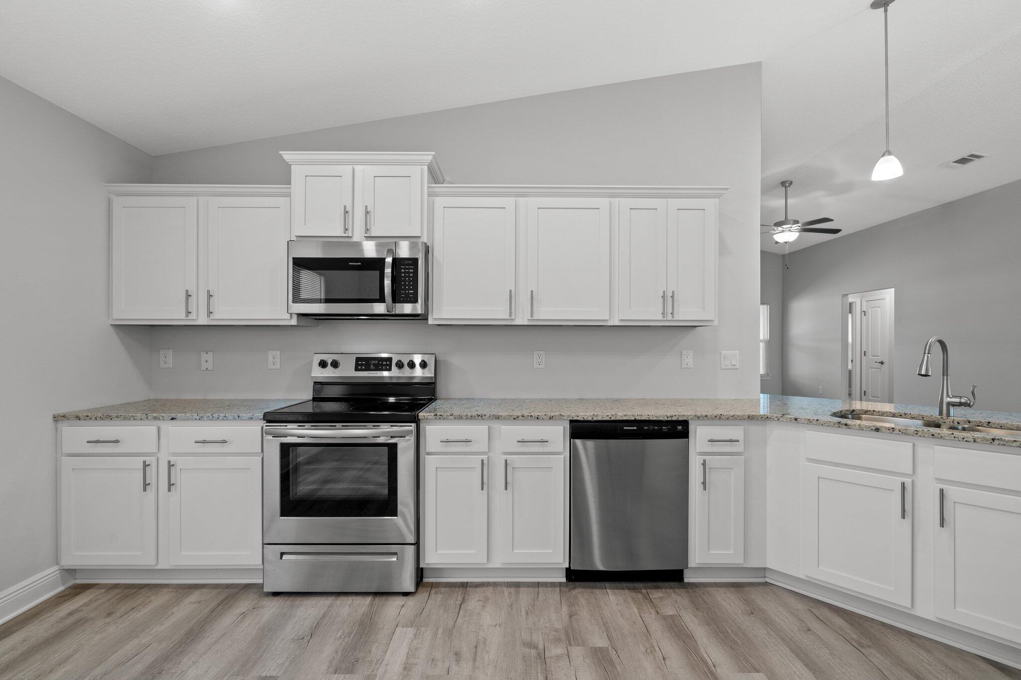 RIVERWALK PH I - Residential Lease