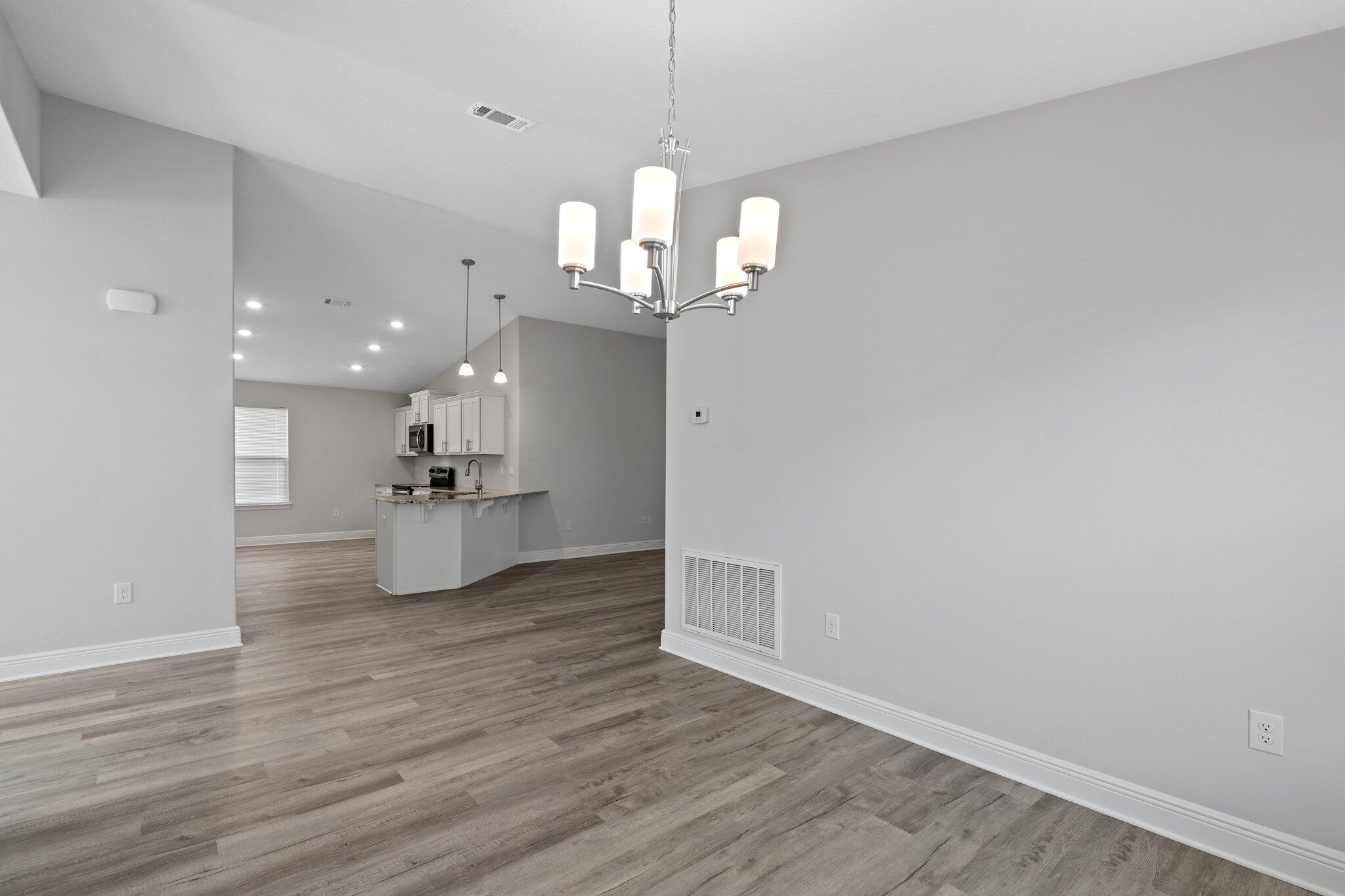 RIVERWALK PH I - Residential Lease