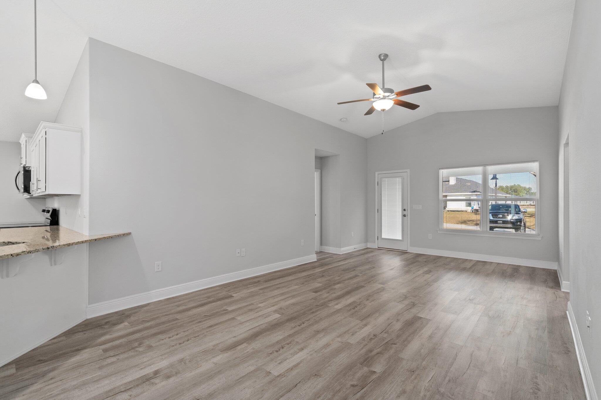 RIVERWALK PH I - Residential Lease