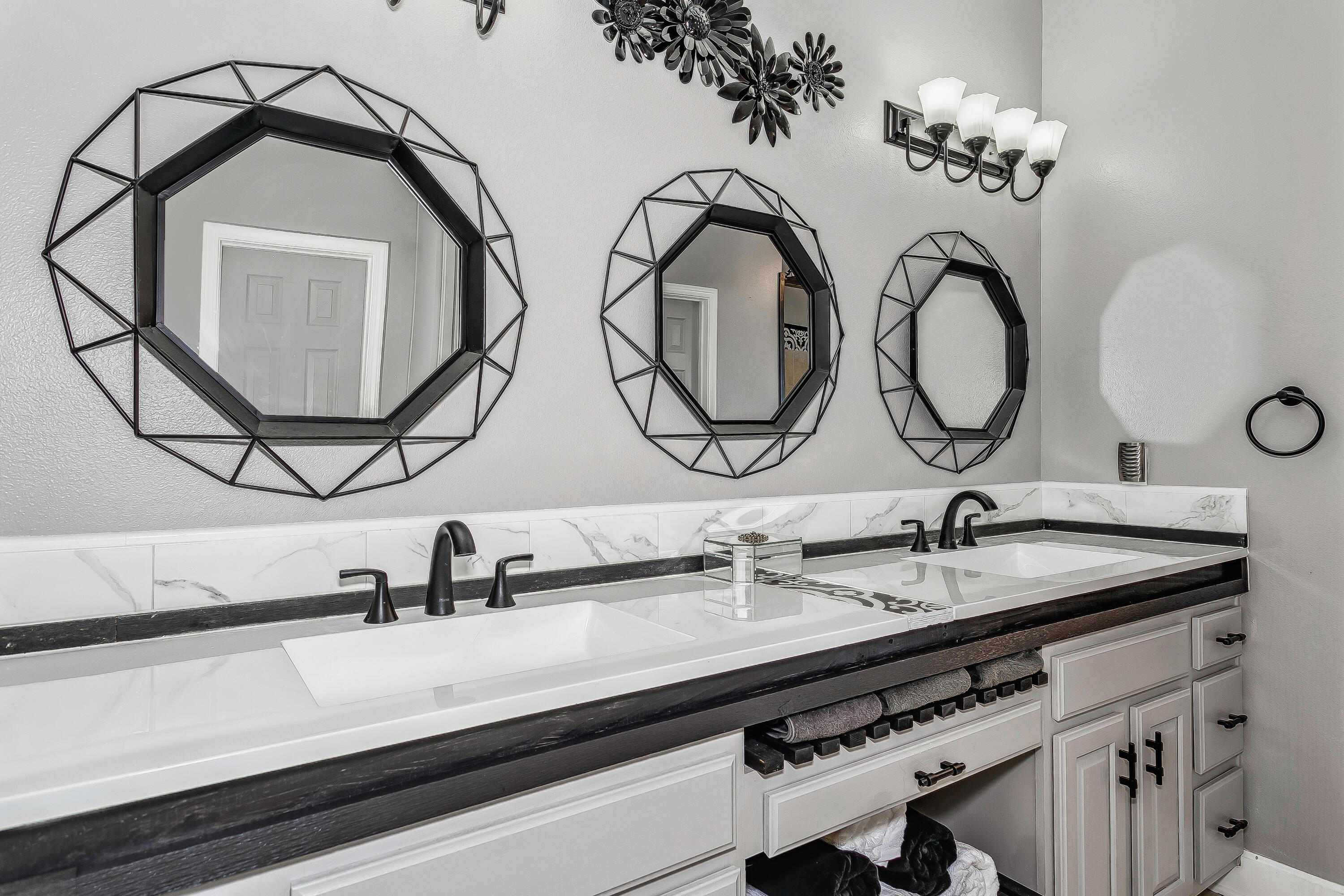 HOLLEY BY THE SEA - Residential