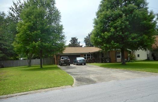 COMMODORE PLACE - Residential