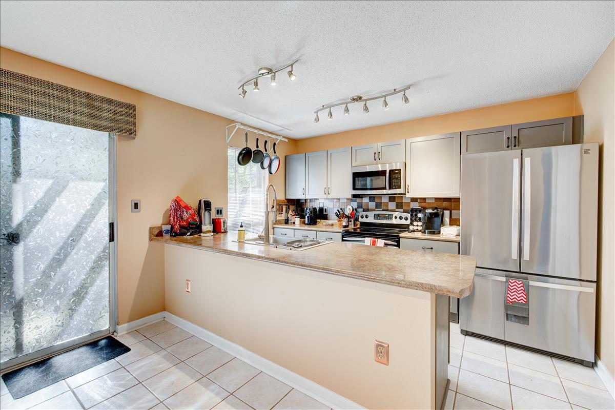 BELL-BROOK ESTATES 1ST ADDN - Residential