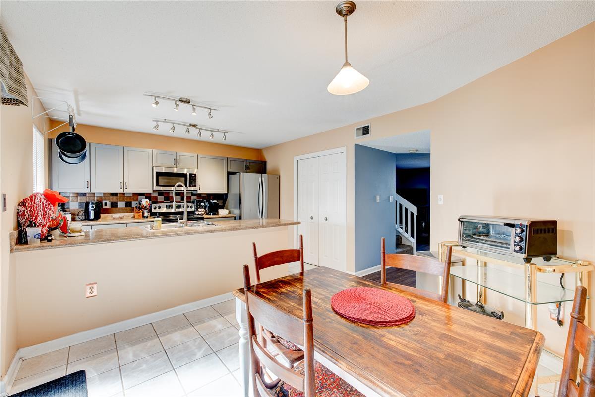 BELL-BROOK ESTATES 1ST ADDN - Residential