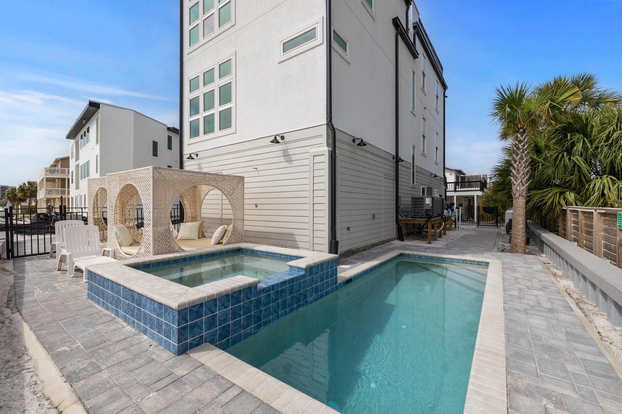 HOLIDAY ISLE - Residential